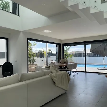 Villa R&m With Pool And Jacuzzi Quelfes