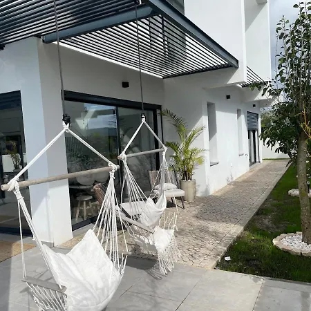 R&m With Pool And Jacuzzi *