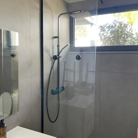 R&m With Pool And Jacuzzi ヴィラ *