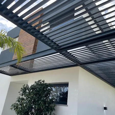 R&m With Pool And Jacuzzi *