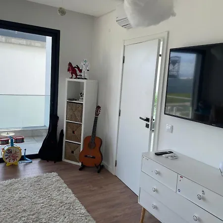 R&m With Pool And Jacuzzi * Quelfes