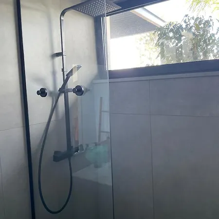 R&m With Pool And Jacuzzi * Quelfes