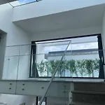 ヴィラ R&m With Pool And Jacuzzi