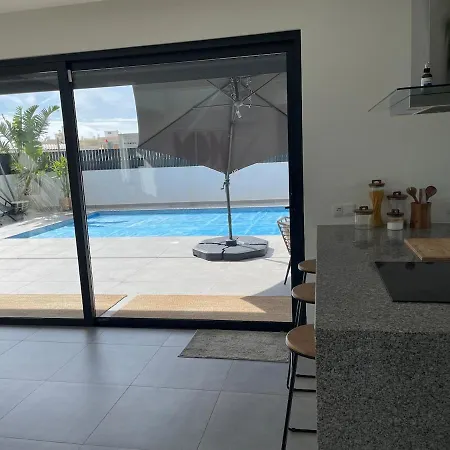 Villa R&m With Pool And Jacuzzi Quelfes