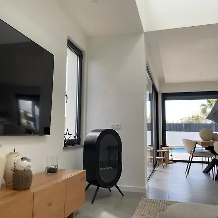 R&m With Pool And Jacuzzi Villa