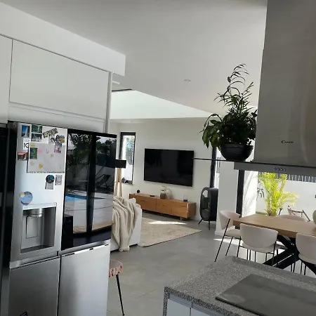 Villa R&m With Pool And Jacuzzi *