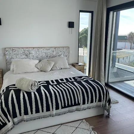 R&m With Pool And Jacuzzi